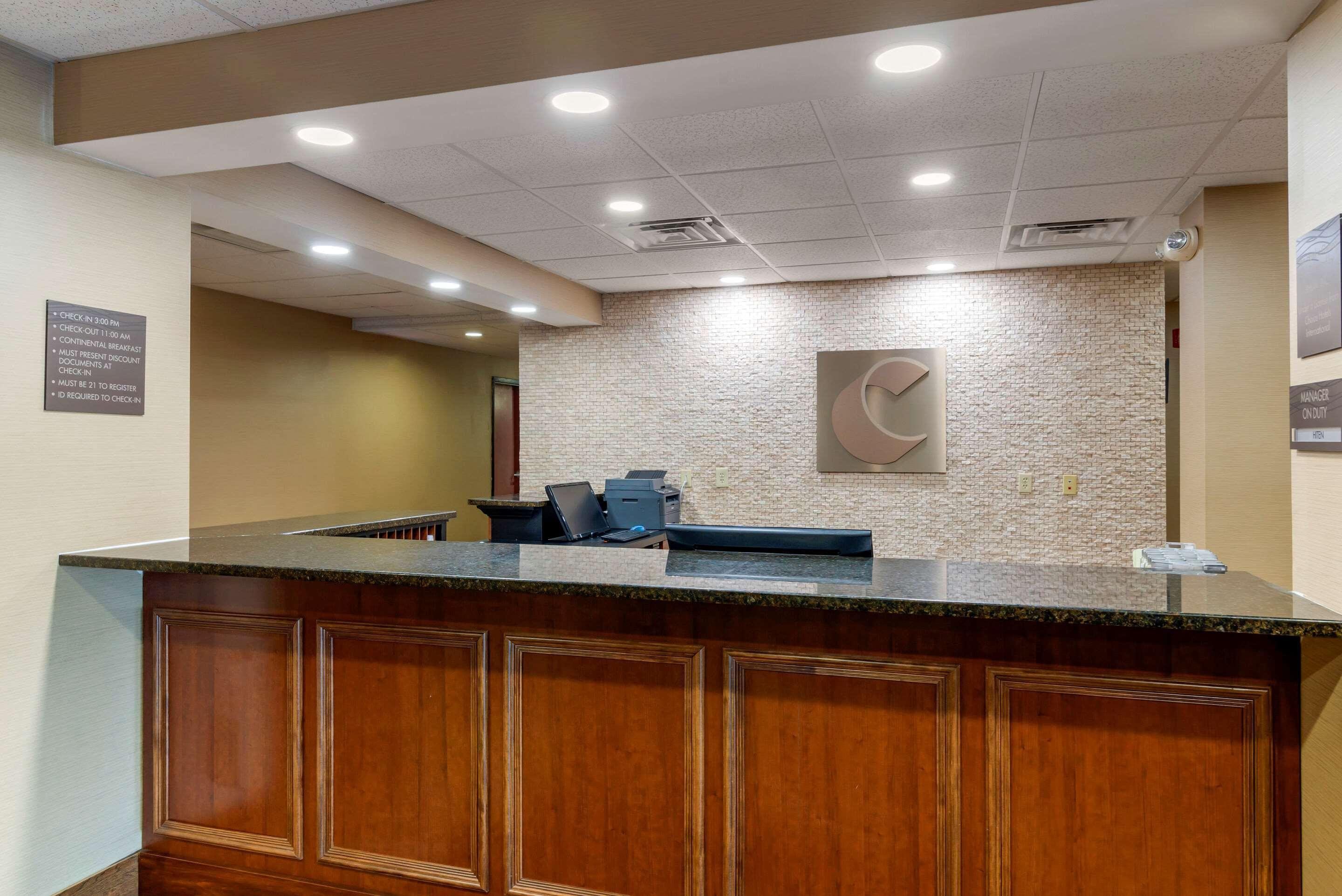 Comfort Inn & Suites Montgomery Eastchase Exterior photo
