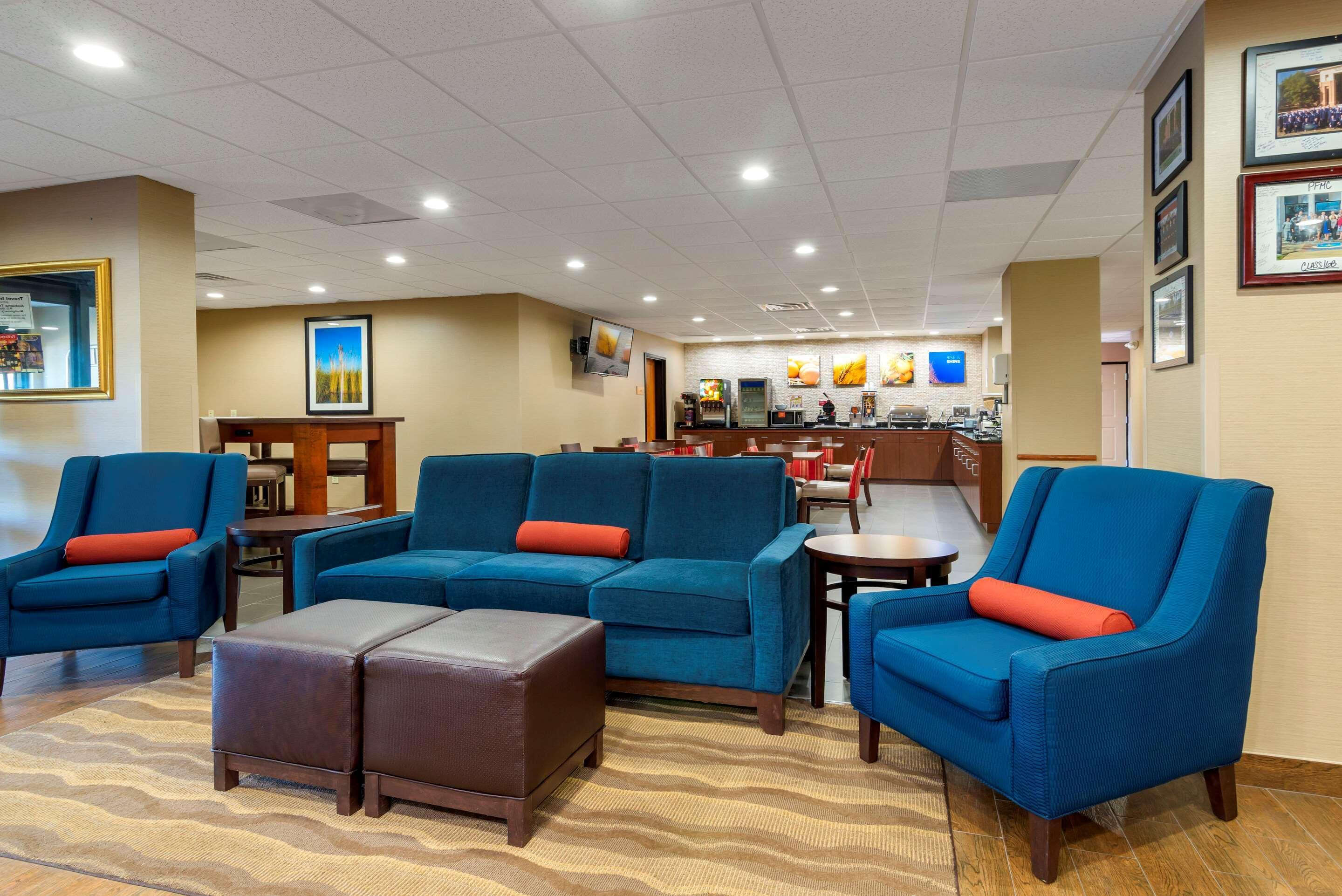 Comfort Inn & Suites Montgomery Eastchase Exterior photo